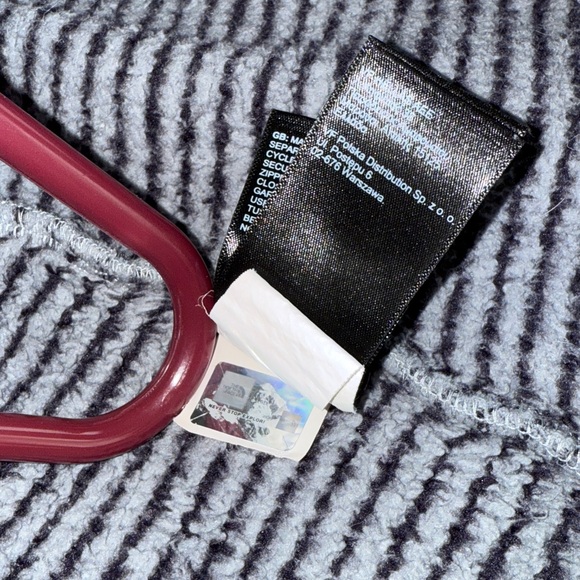 The North Face Striped Gray and Black Jacket w/ hood size M (10-12) - Picture 6 of 7